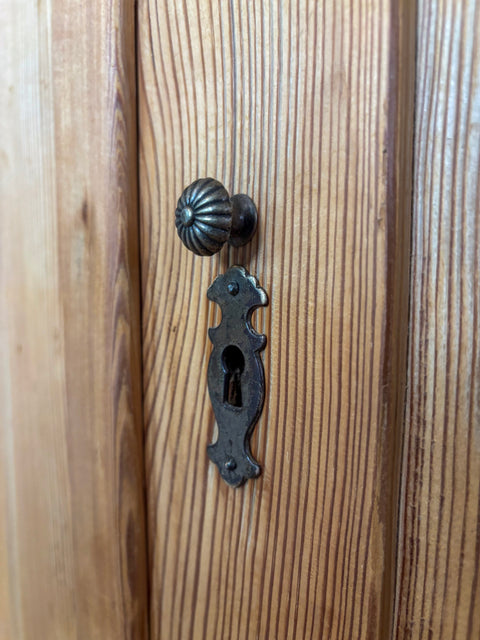 Antikes Weichholz Sideboard | Naturbelassen | über 2 Meter breit