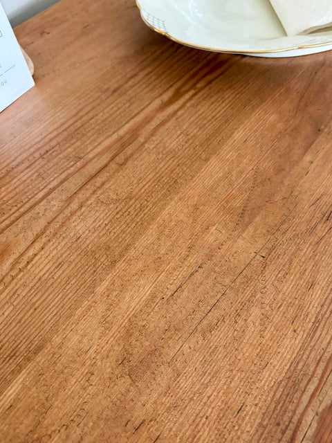 Antike Kommode mit drei Schubladen | Kreidefarbe Forest Beige | Paint of Walinoon