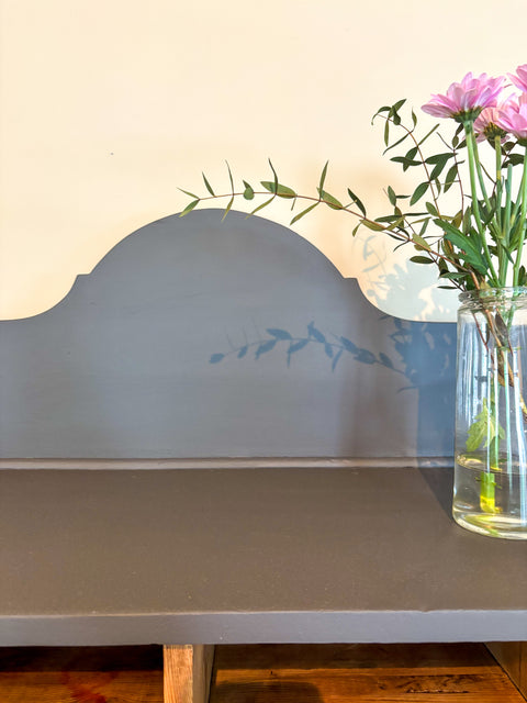 Offenes Regal aus Weichholz | Kreidefarbe Persian Grey | Painting the Past