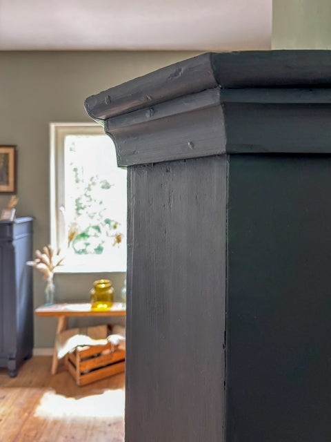 Alter Bauernschrank | Kreidefarbe Smoke | Paint of Walinoon