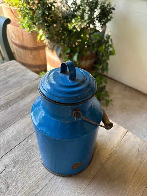 Alte Emaille Milchkanne Babyblau