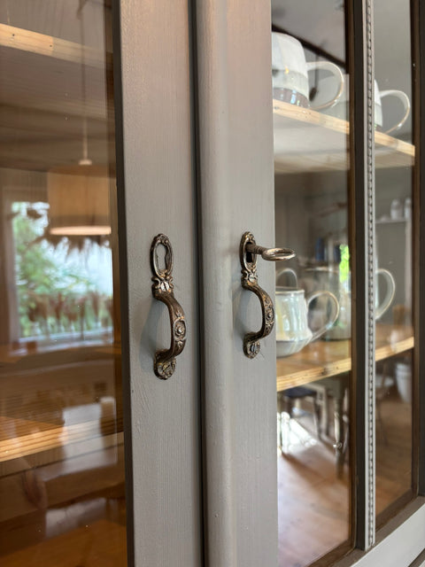 Dänisches großes vintage Küchenbuffet | Kreidefarbe Pepper (grau)