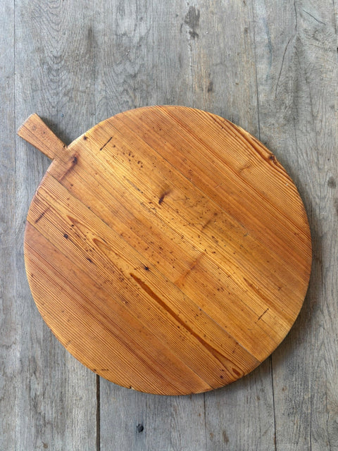 Vintage Holzbrett – großes rundes Brett mit Griff Ø ca. 56,5 cm - Weingärtners Genusshandwerk