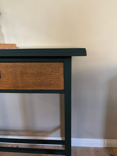 Vintage Beistelltisch/Konsolentisch mit Glasplatte | Kreidefarbe Horrido (dunkelgrün)