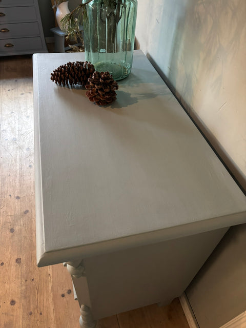 Antike Vintage Kommode | Kreidefarbe Die Moldau (graublau)