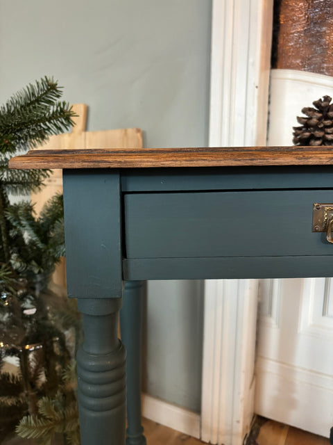 Dänischer Vintage Beistelltisch/Konsolentisch | Kreidefarbe Baroness (blaugrün)