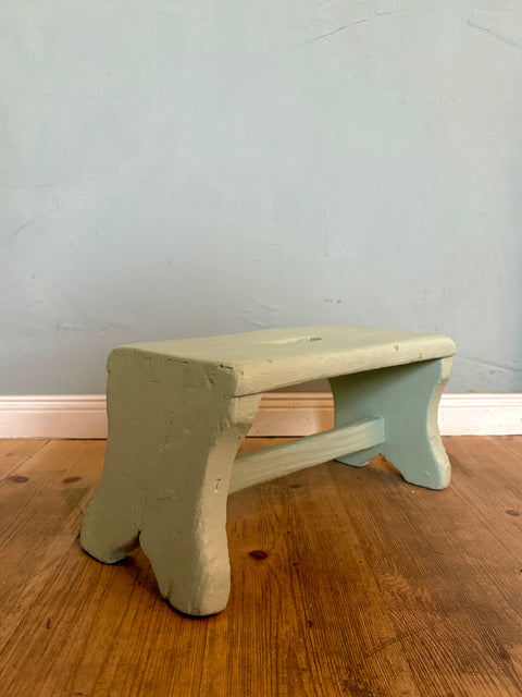 Vintage-Holzschemel – Green Tea (hellgrün)