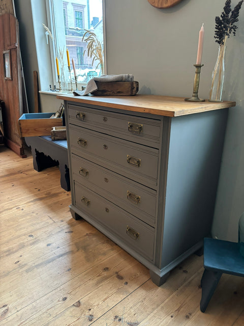 Antike Vintage Kommode | Kreidefarbe Grime (graubraun)