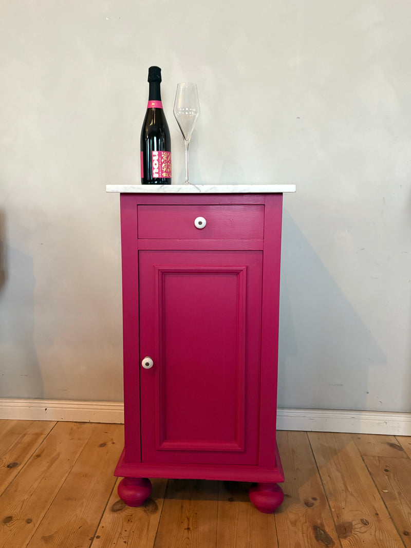 Nachttisch mit Marmorplatte | Fuchsia (pink)