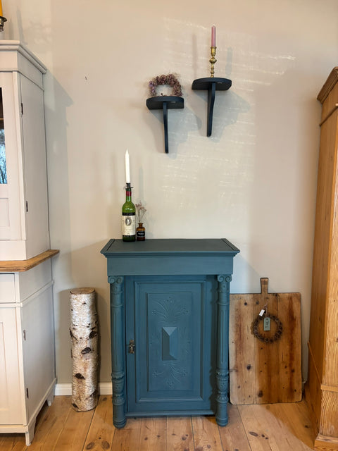 Antikes kleines Vertiko | Kreidefarbe Baronesse (Blau-grün)