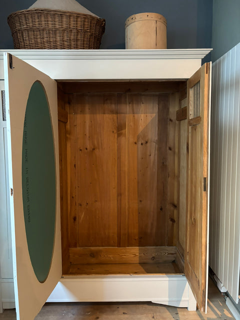 Dreitüriger Dänischer Vintage Kleiderschrank mit Spiegel | Sandy Grey (grau-beige)