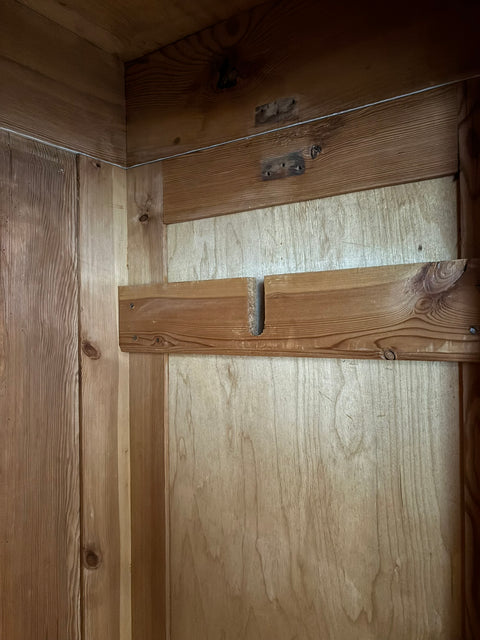 Dreitüriger Dänischer Vintage Kleiderschrank mit Spiegel | Sandy Grey (grau-beige)