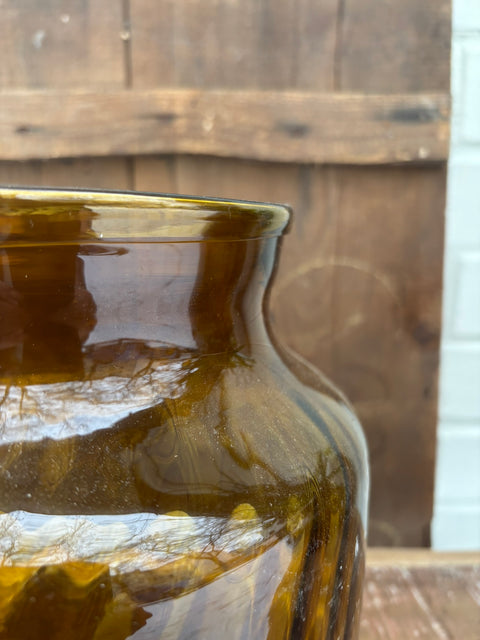 Großes mundgeblasenes Glasgefäß in Amber – geriffelte Glasvase - Weingärtners Genusshandwerk