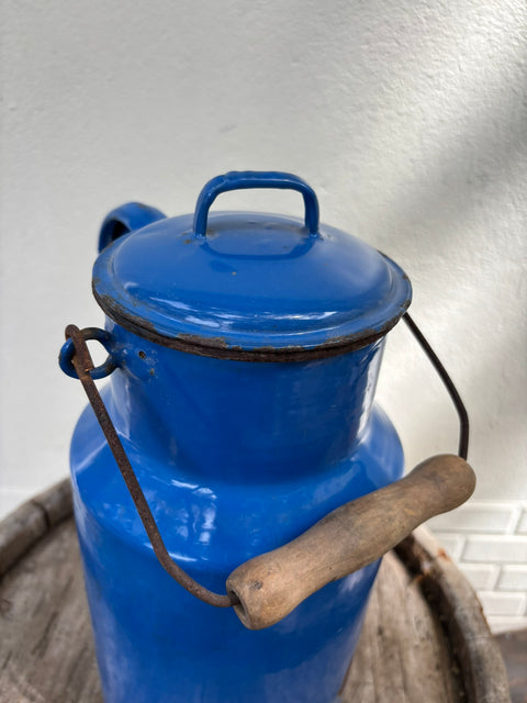 Alte Emaille Milchkanne Dunkelblau mit Deckel #4 (Ø15 × 31 cm)