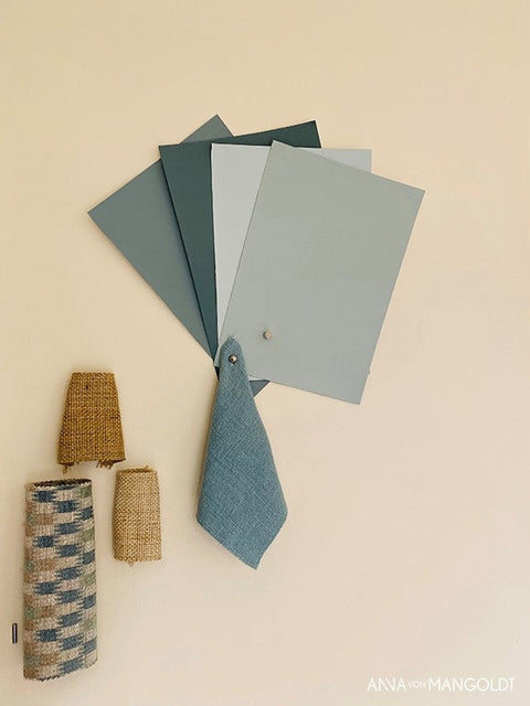 Dombur Bei Sonne 792 Farbkarte von Anna von Mangoldt, zeigt Farbnuancen und Textur der Farbfassade