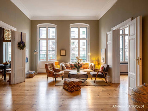 Tamino 014 Farbe by Anna von Mangoldt displayed in a vibrant color swatch, showcasing its rich texture and hue.