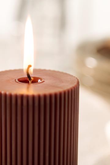 Ib Laursen Stumpenkerze geriffelt Ø:6,8 H:9 - Weingärtners Genusshandwerk