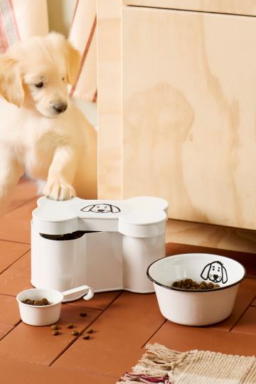 Hunde-Fressnapf aus Emaille von Ib Laursen, rund mit 17 cm Durchmesser, ideal für Küche und Tisch, langlebiges Design.