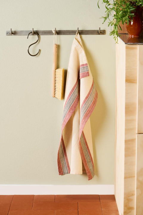 Ib Laursen Geschirrtuch Walter natur mit rostfarbenen und grauen Streifen (50x70cm) - Weingärtners Genusshandwerk