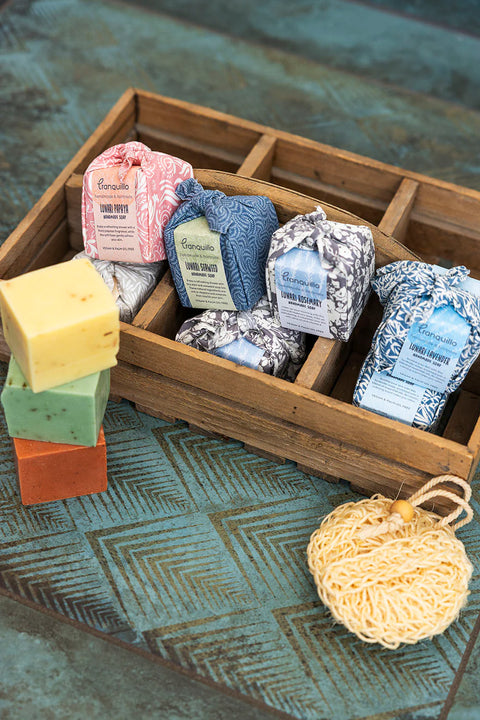 Handgemachte Tranquillo Naturseife LUNARI, fair trade Seife mit natürlichem Duft und cremiger Textur, für die Handreinigung.