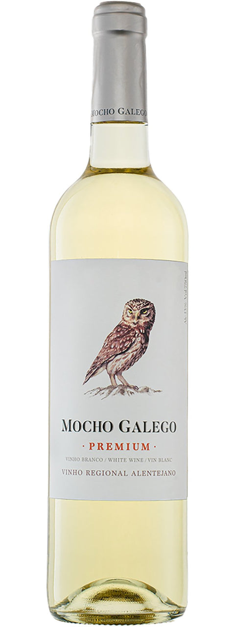 Monte da Ravasqueira Mocho Galego Premium Branco 2024 bottle with elegant label displayed on a wooden table.