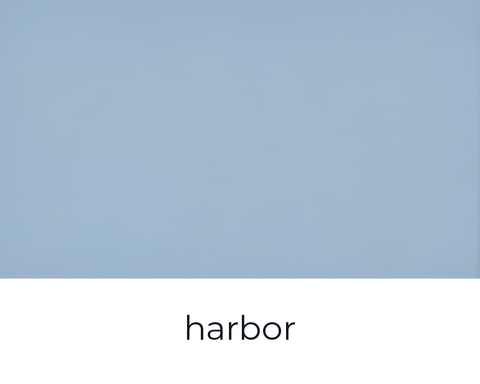 Kreidefarbe Harbor von Paint of Walinoon auf einer Möbeloberfläche, detailreiche Textur und Farbauftrag sichtbar