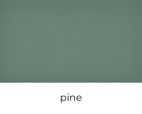 Kreidefarbe Pine von Paint of Walinoon, zeigt eine Nahaufnahme der holzfarbenen Möbelbeschichtung in warmem Pinieton.
