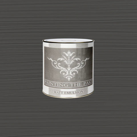 Mattes Kreidefarbe in Persisch Grau von Painting The Past, zeigt eine Wandfarbe mit seidigem Finish und eleganter, neutraler Grauoptik.