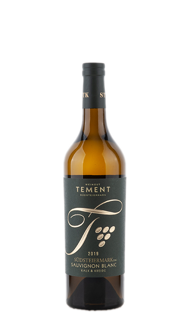 Tement Sauvignon Blanc "Kalk & Kreide" 2024 BIO, Weißwein mit hellem Goldgelb, Flasche mit Etikett, Wein im Glas