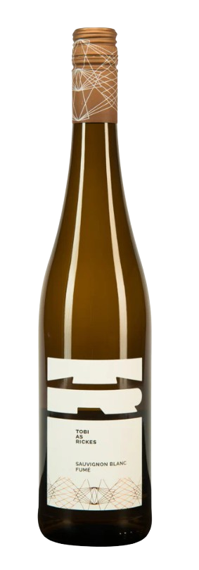 Tobias Rickes Sauvignon Blanc Fumé trocken 2022 bottle with elegant label and white wine color against a neutral background.