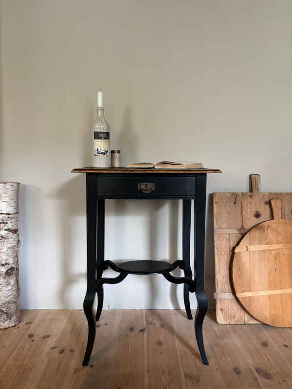 Dänischer Vintage Beistelltisch/Konsolentisch | Kreidefarbe Midnight Black (schwarz)