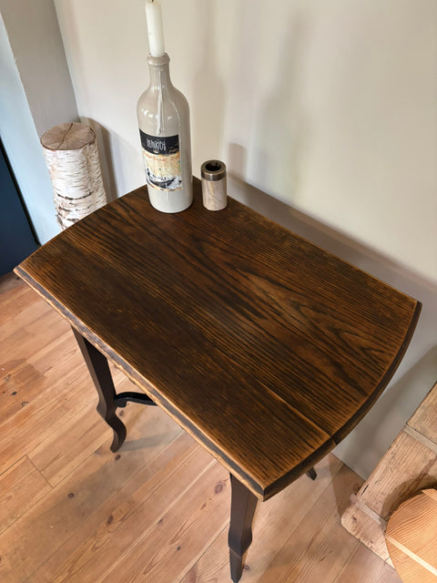 Dänischer Vintage Beistelltisch in Kreidefarbe Midnight Black, schwarz, von Weingärtners Genusshandwerk, mit eleganter Oberfläche.