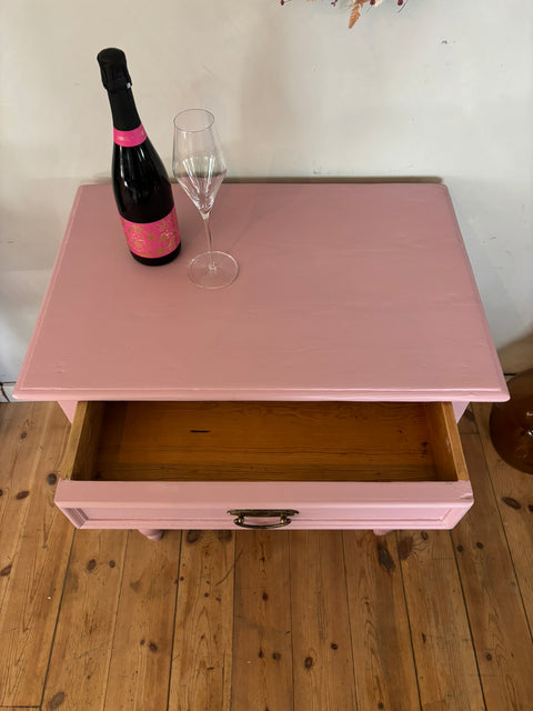 Dänischer vintage Beistelltisch | Kreidefarbe Soft Lavander - Weingärtners Genusshandwerk