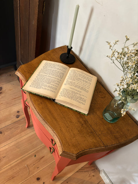 Vintage Nachttisch/Beistelltisch mit Schubladen | Die Königin von Saba (rot) - Weingärtners Genusshandwerk