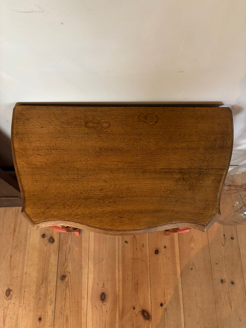 Vintage Nachttisch/Beistelltisch mit Schubladen | Die Königin von Saba (rot) - Weingärtners Genusshandwerk