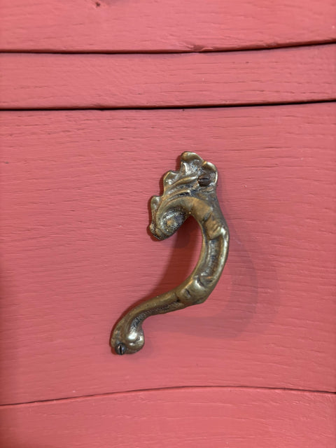 Vintage Nachttisch/Beistelltisch mit Schubladen | Die Königin von Saba (rot) - Weingärtners Genusshandwerk