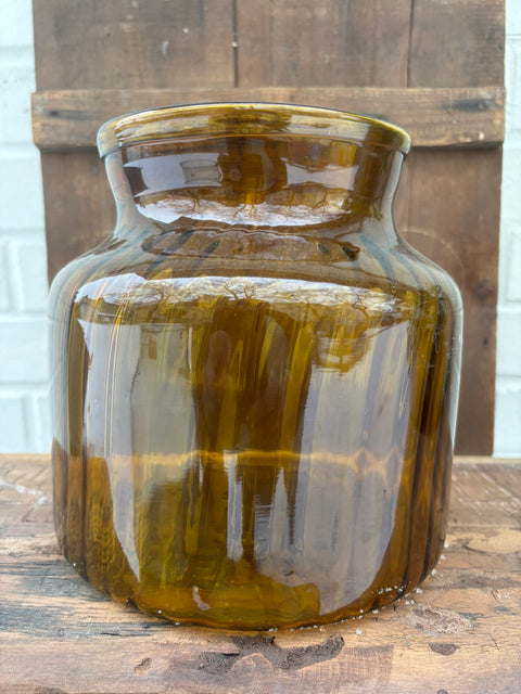 Großes mundgeblasenes Glasgefäß in Amber – geriffelte Glasvase - Weingärtners Genusshandwerk