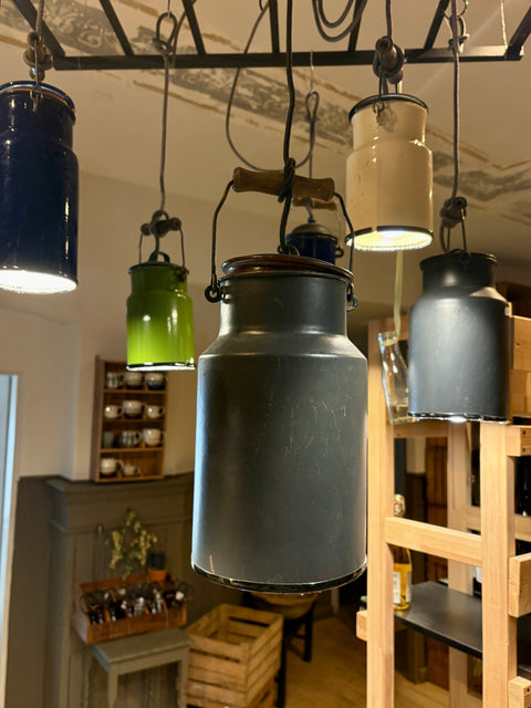 Hängeleuchte aus Emaille-Milchkanne – grau, groß vintage-design - Weingärtners Genusshandwerk