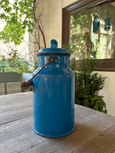 Vintage Emaille Milchkanne Babyblau mit Deckel - Weingärtners Genusshandwerk