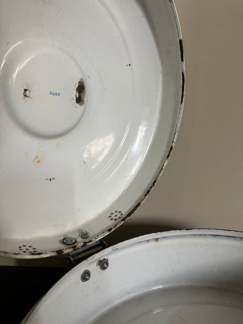 Weiße vintage Emaille Brotkasten (Ø 31 cm x 16cm) - Weingärtners Genusshandwerk